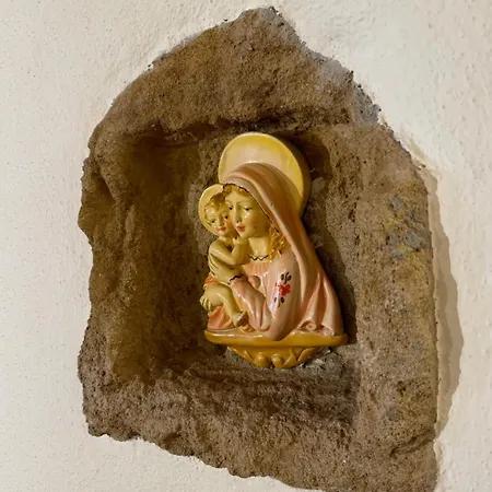 La Sesta Luna Apartment *